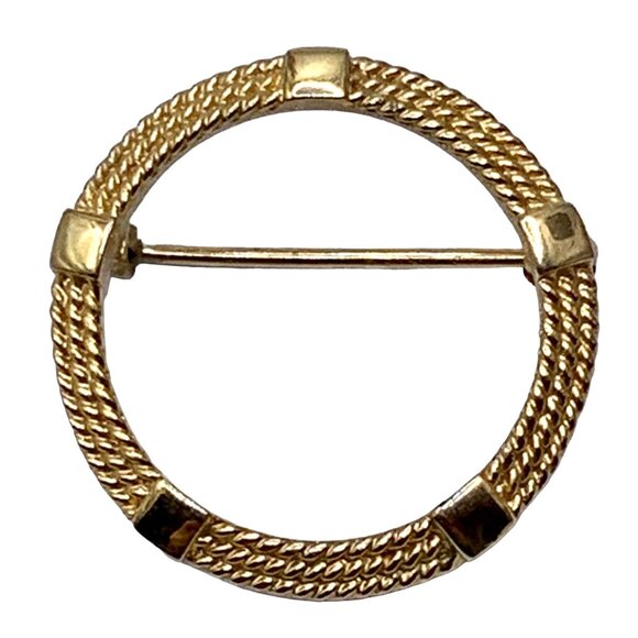 Vintage Trifari Signed Twisted Rope Braided Circle Detail Brooch Pin Gold Tone - Picture 1 of 7
